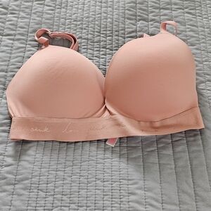Women's Victoria Secret Wireless Pushup Bra